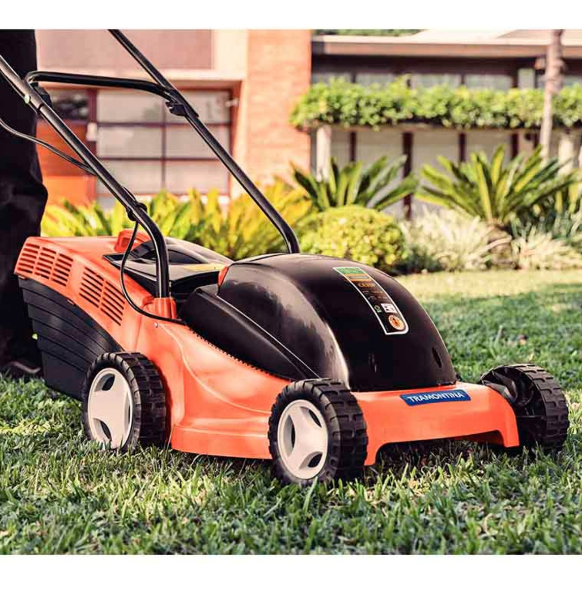 Cortadora De Césped Eléctrica Recolector 30l -1.200w Hyundai - Imagen 3