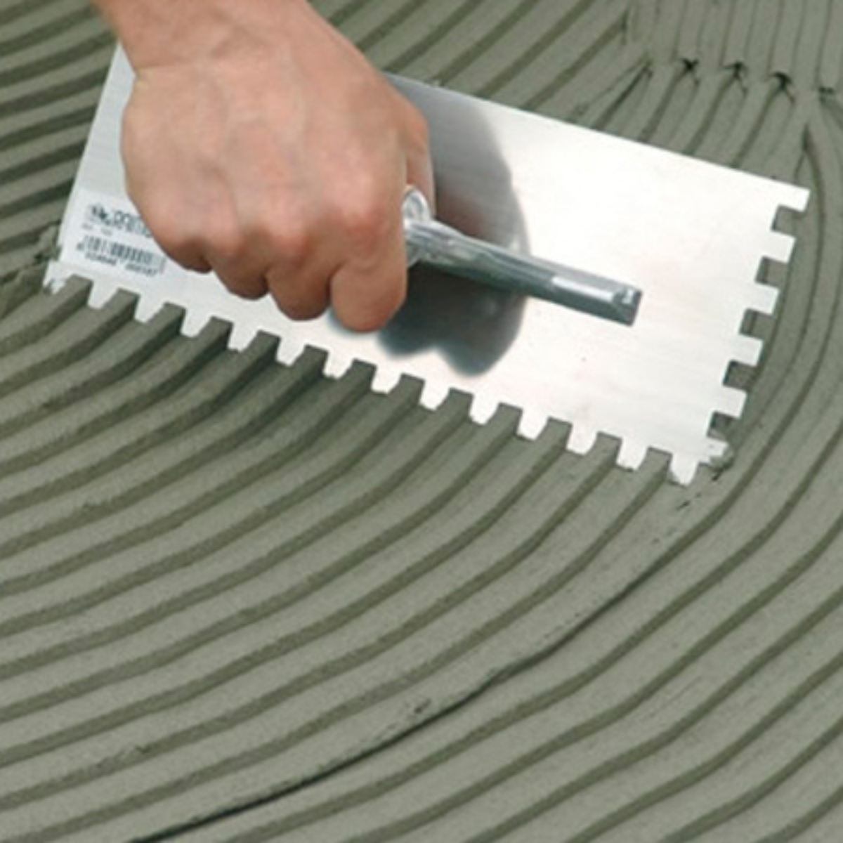 Llana Metalica Dentada Tolsen Mango De Madera 280x120mm -sc- - Imagen 2