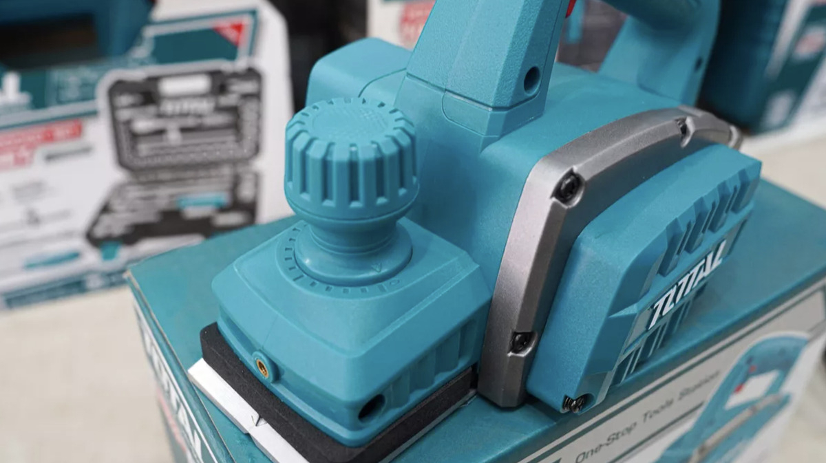 Cepillo Carpintero Electrico 550w Total Tl5508216 Color Azul PetrĂ³leo - Imagen 6